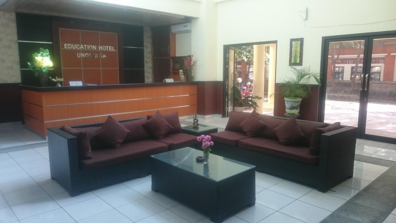 Edutel Undiksha Hotel Singaraja Buitenkant foto