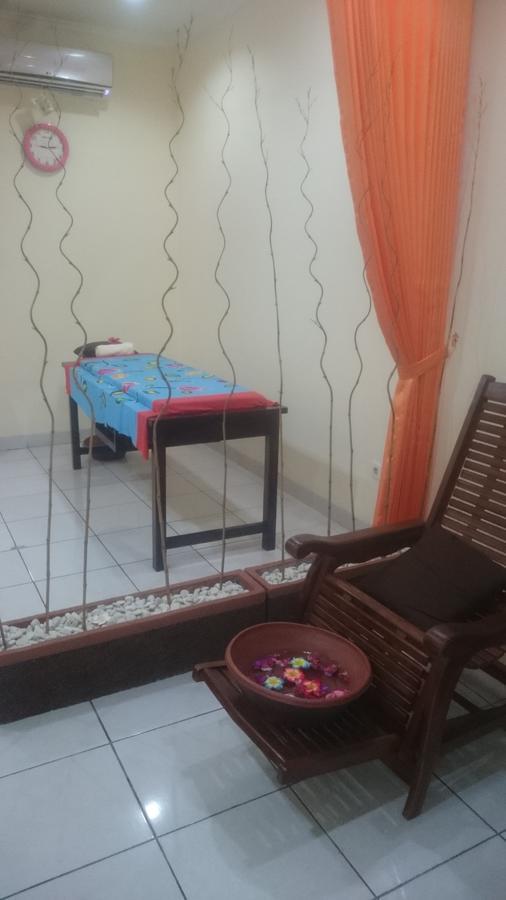 Edutel Undiksha Hotel Singaraja Buitenkant foto
