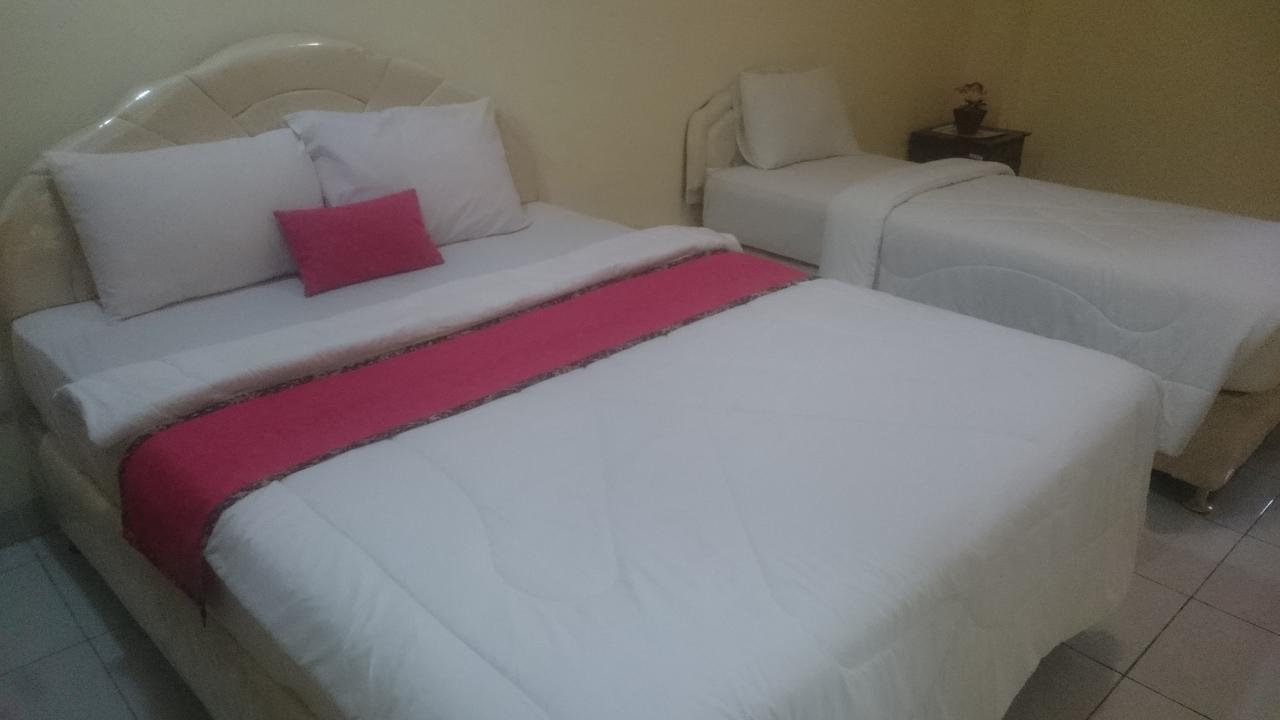 Edutel Undiksha Hotel Singaraja Buitenkant foto
